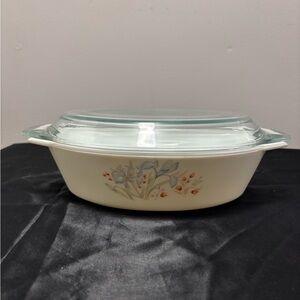 Pyrex Blue Iris Casserole Dish with Glass Lid